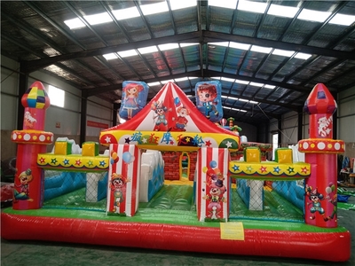 智勇大沖關 大型陸地充氣城堡如何引爆親子娛樂與商業營銷新浪潮