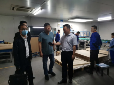 陪同政府園區(qū)赴特種玻璃深加工投資選址項(xiàng)目方對(duì)接考察,深度交流,為合作奠定堅(jiān)實(shí)基礎(chǔ)